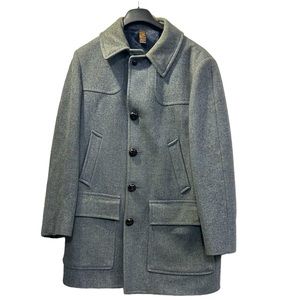 Men’s Pendleton coat.